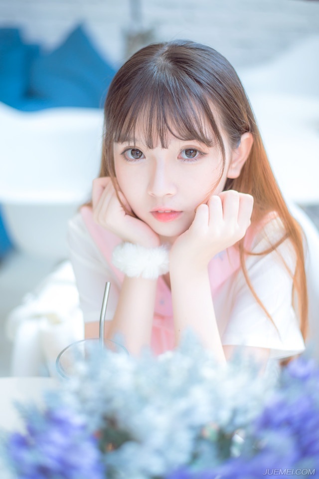 “看来诸位将军，如今并无斩我之意，不知此刻，这大营之中，何人可以做主？”庞统微笑着看向众将，自动将刘璝排除在外。